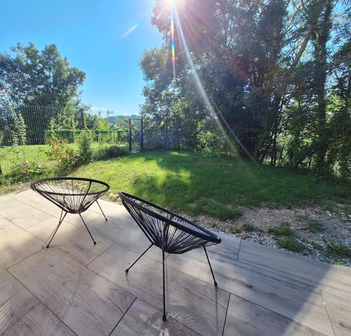 Logement Neuf A 2 Pas Du Lac La Bridoire Kültér fotó