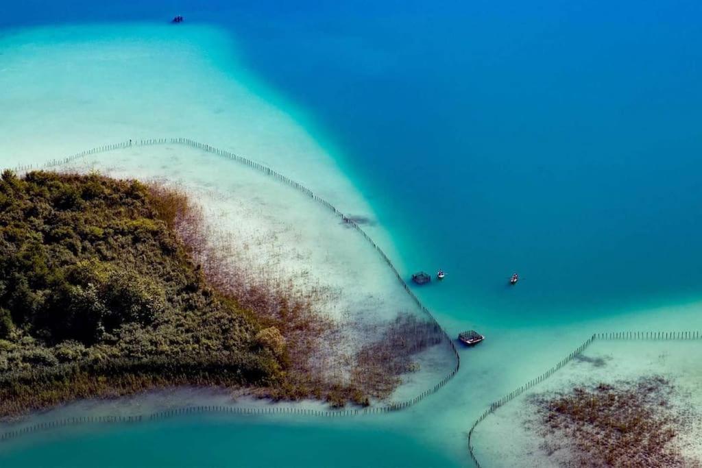 Logement Neuf A 2 Pas Du Lac La Bridoire Kültér fotó