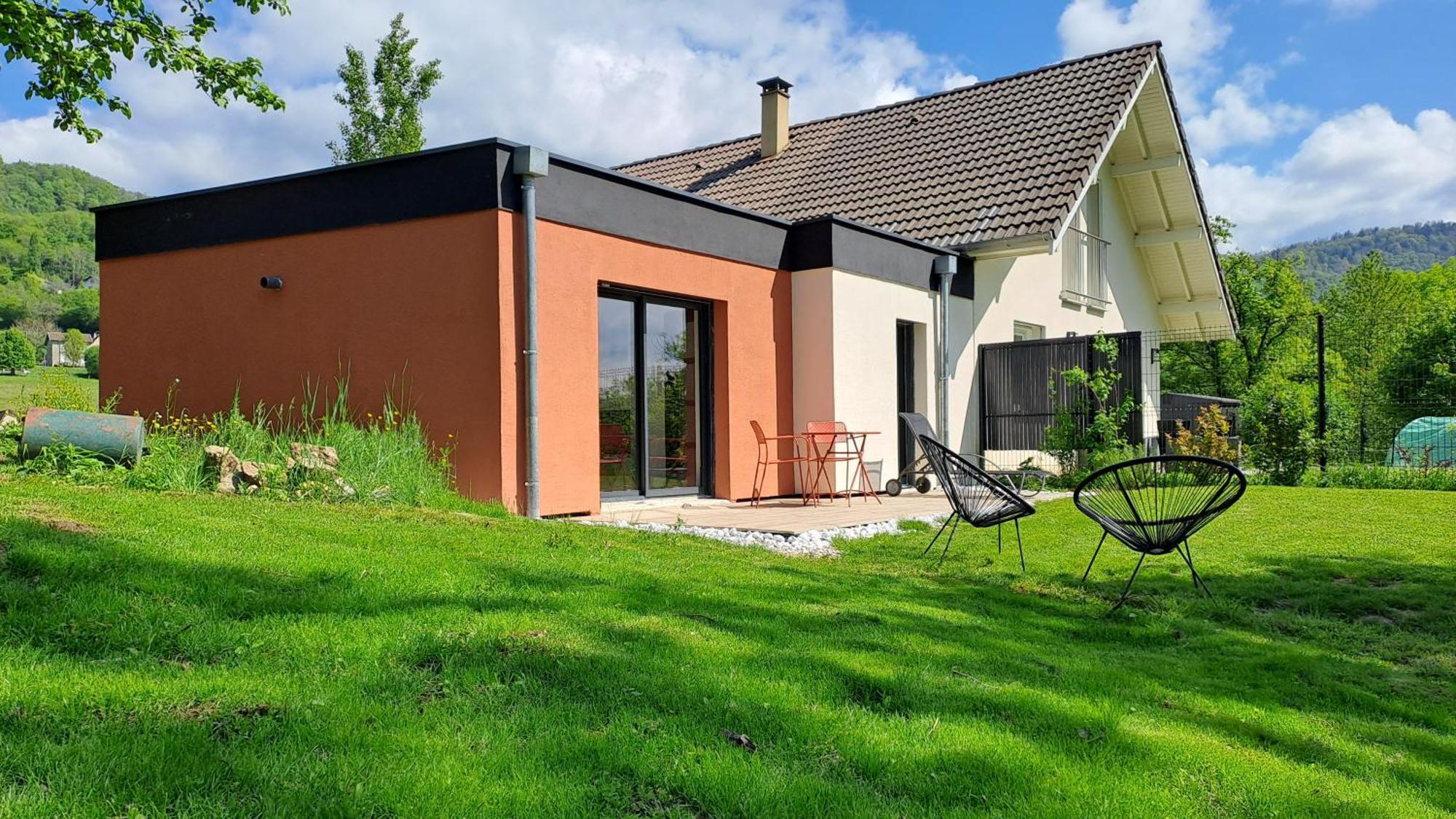 Logement Neuf A 2 Pas Du Lac La Bridoire Kültér fotó